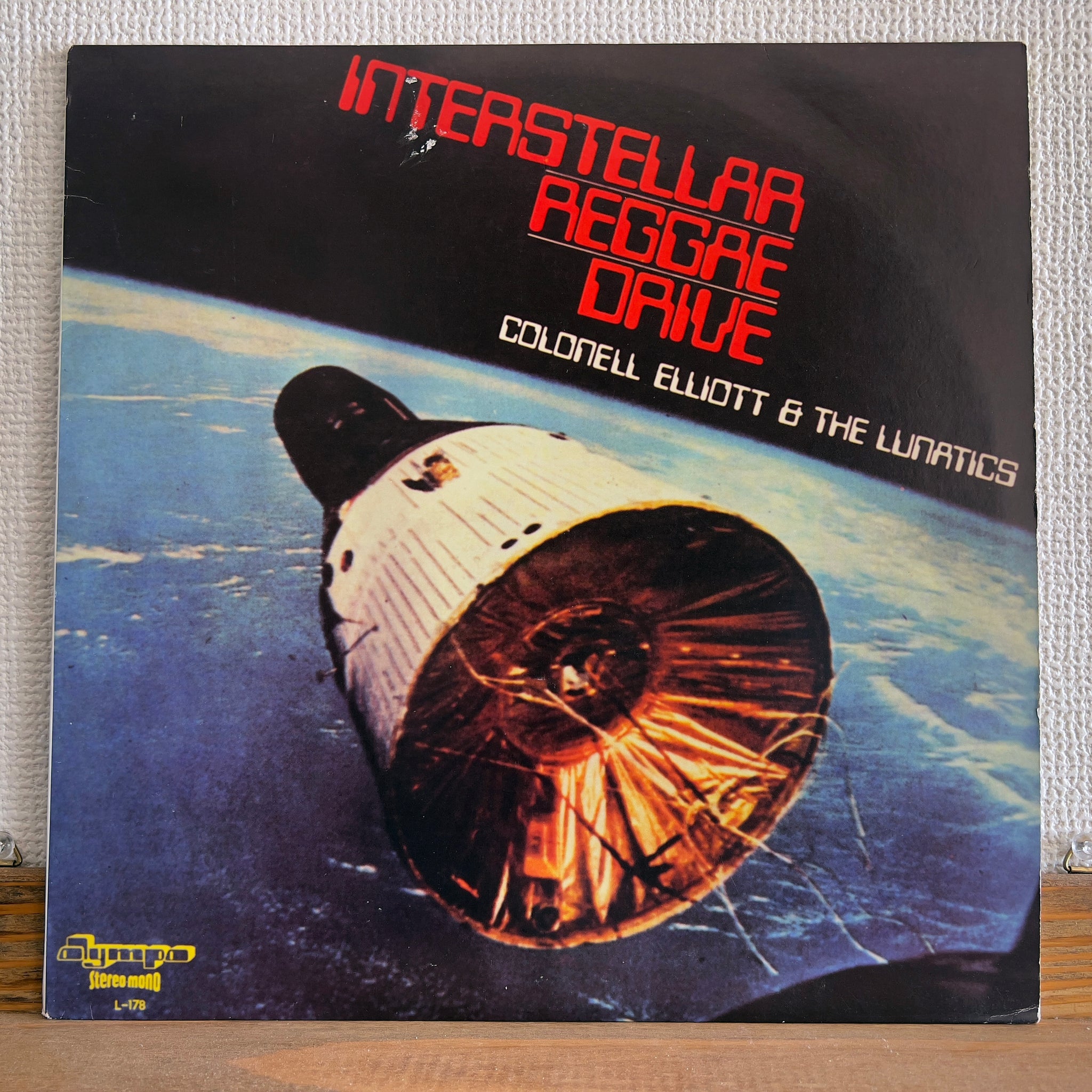 Colonel Elliott & The Lunatics - Interstellar Reggae Drive